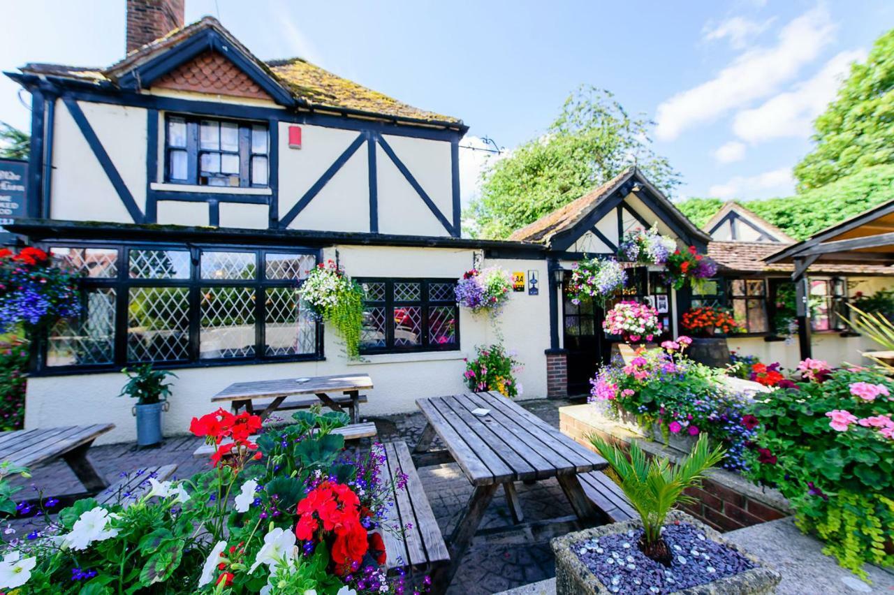 Bed and Breakfast Ye Olde Red Lion Ньюбери Экстерьер фото